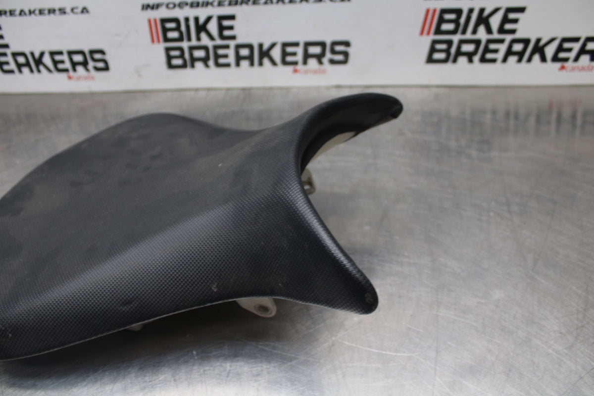 07-08 KAWASAKI NINJA ZX6R FRONT DRIVERS SEAT PAD SADDLE  BB855