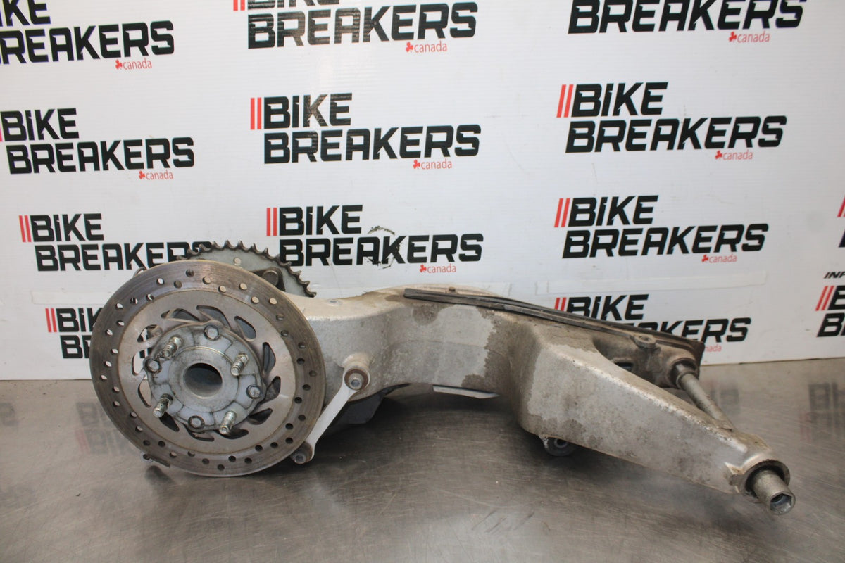 06-07 HONDA INTERCEPTOR 800 VFR800 REAR SWINGARM BACK SUSPENSION SWING ARM BB917
