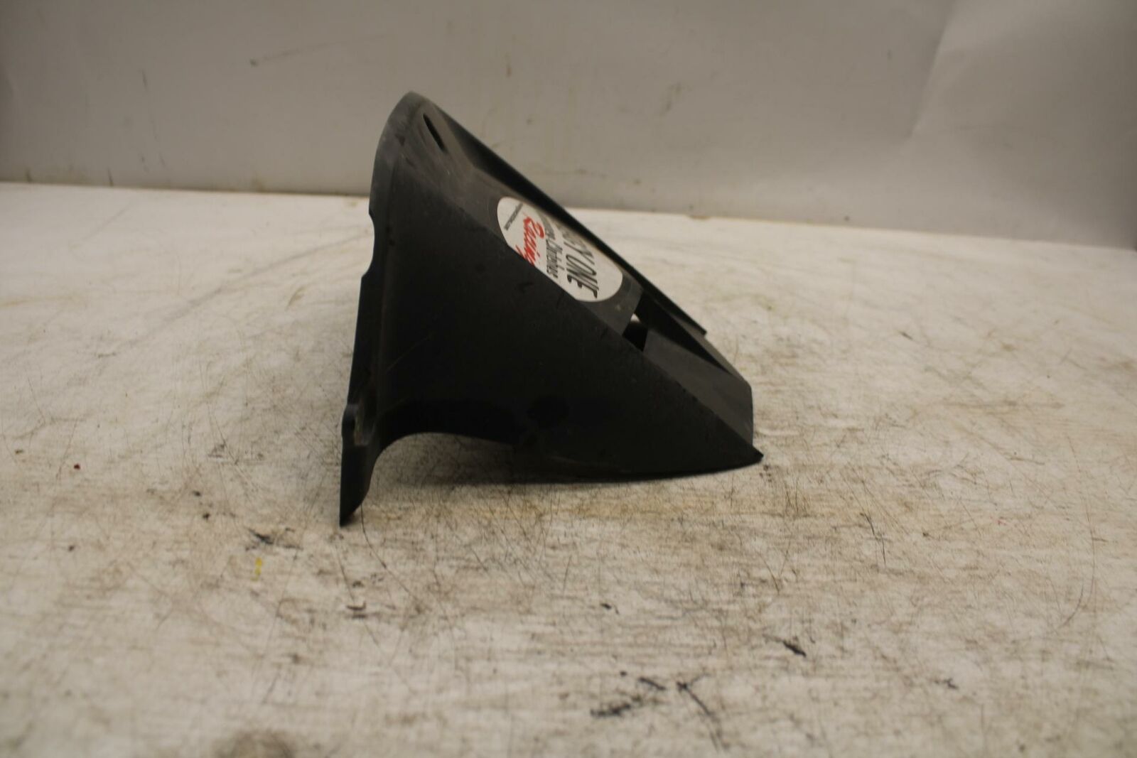 08 YAMAHA YZF R6 2c0 REAR BACK WHEEL TIRE HUGGER FENDER BB365