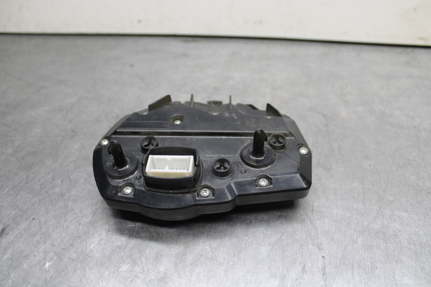 08-10 SUZUKI GSXR 600 SPEEDO TACH GAUGES DISPLAY CLUSTER SPEEDOMETER  BB753