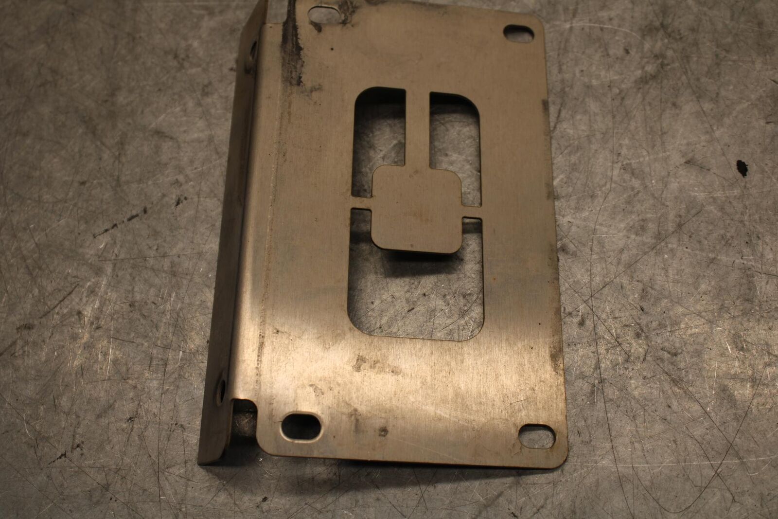 11-23 SUZUKI GSXR 750 AFTERMARKET FENDER ELIMINATOR LICENSE PLATE BRACKET  BB54