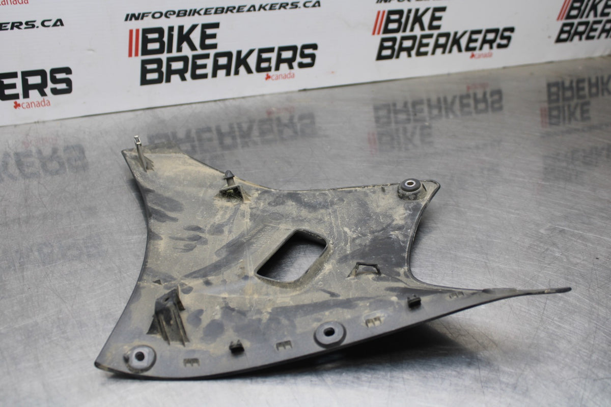 22-25 YAMAHA YZF R7 LEFT LOWER BOTTOM BELLY SIDE FAIRING COWL BB769