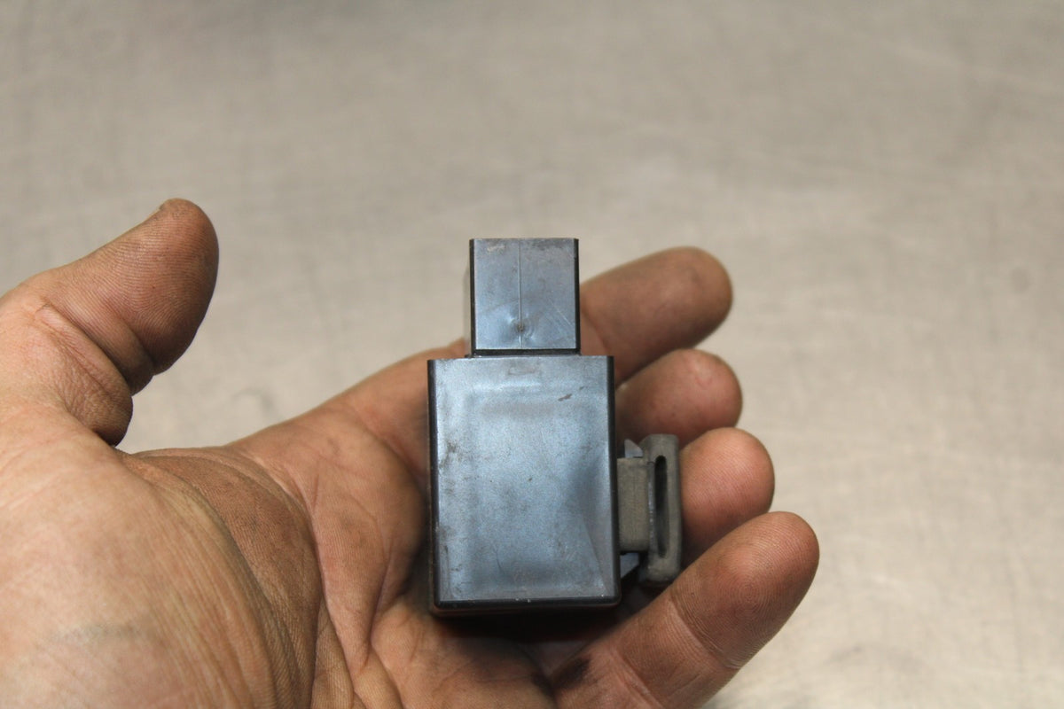 05 YAMAHA YZF R6 RELAY ASSEMBLY BOX BB858
