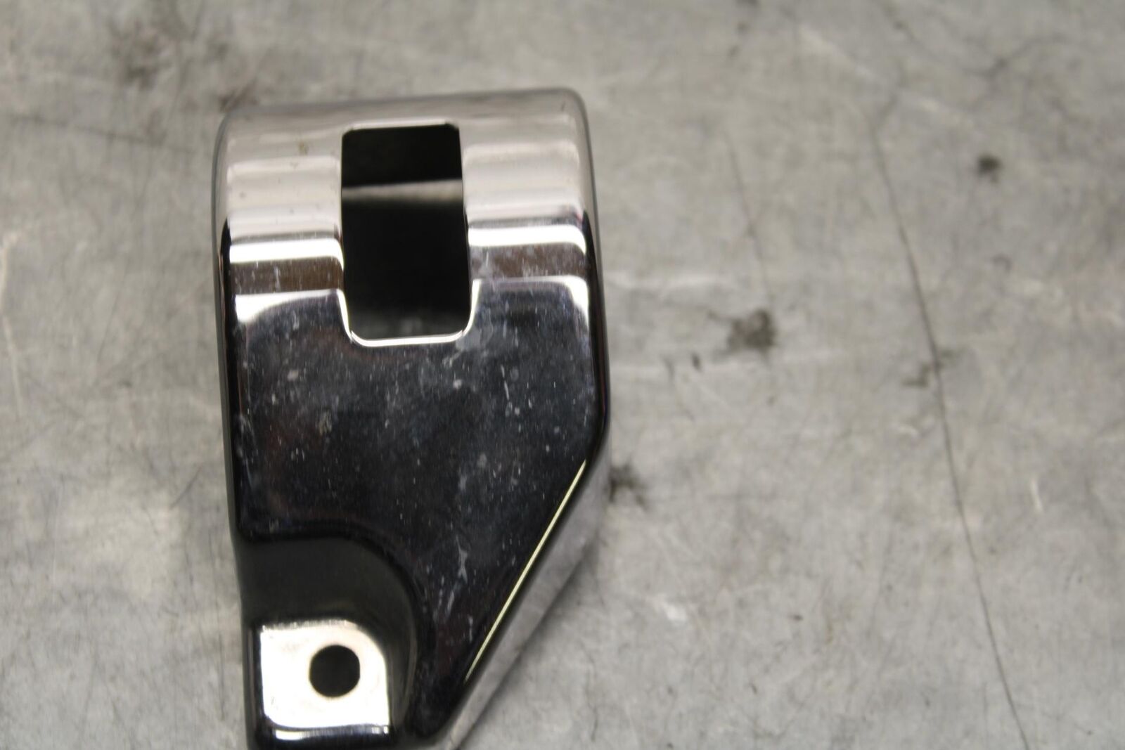 2005 Kawasaki Vulcan 1600 VN1600D Nomad REAR BACK BRAKE RESERVOIR COVER  BB556