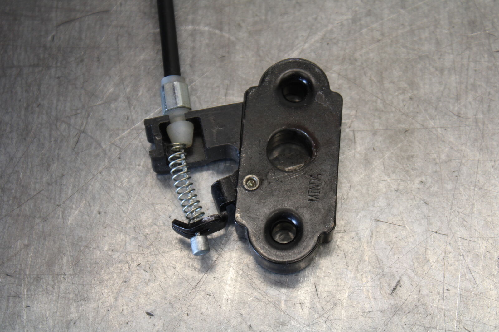 18-23 KAWASAKI NINJA 400 REAR PASSENGER SEAT LATCH LOCK ASSEMBLY BB679