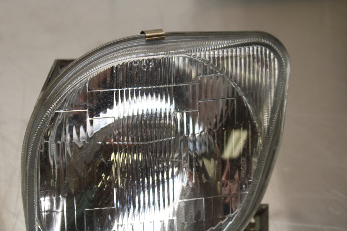 96 YAMAHA YZF750R FRONT HEADLIGHT HEAD LIGHT LAMP BB137
