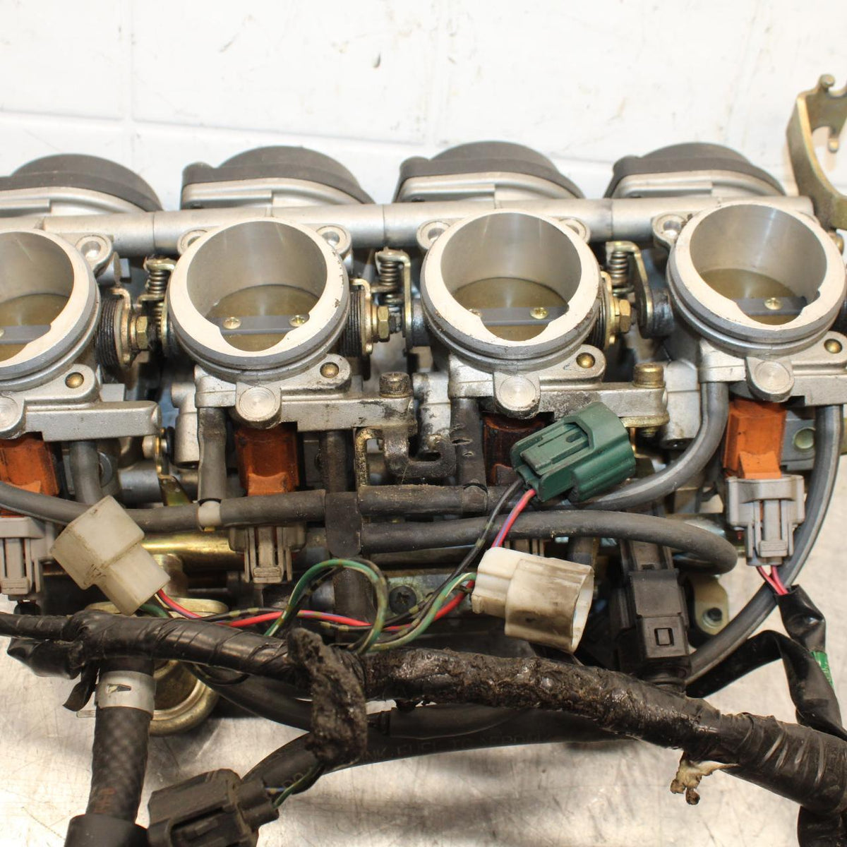 2007 Yamaha YZF R6S MAIN FUEL INJECTORS / THROTTLE BODIES 5SL-13750-00-00 BB594