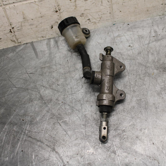 07 YAMAHA YZF R6 REAR BRAKE MASTER CYLINDER W RESERVOIR 2C0-2583V-01-00 BB495