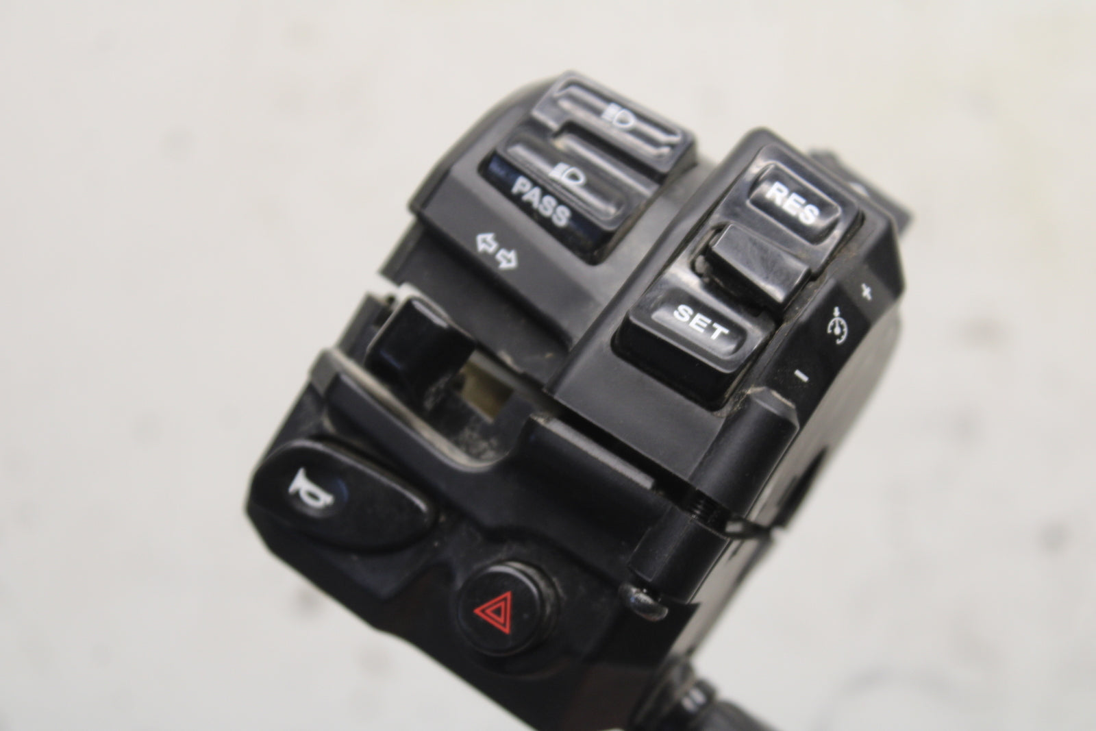 22-24 YAMAHA XSR900 LEFT CLIP ON HANDLE HORN SIGNALS SWITCH SWITCHES BB683