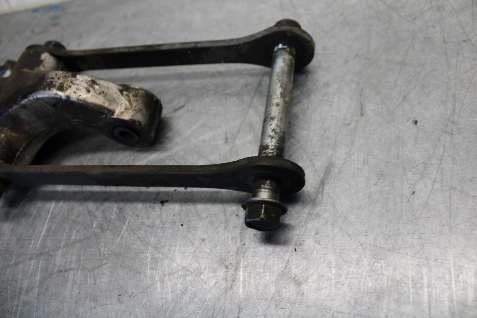 91-92 SUZUKI GSXR1100 GSXR 1100M REAR DOGBONE SHOCK LINKAGE LINK BB435