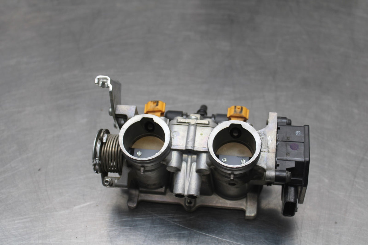 18 HONDA CB500F MAIN FUEL INJECTORS / THROTTLE BODIES BB861