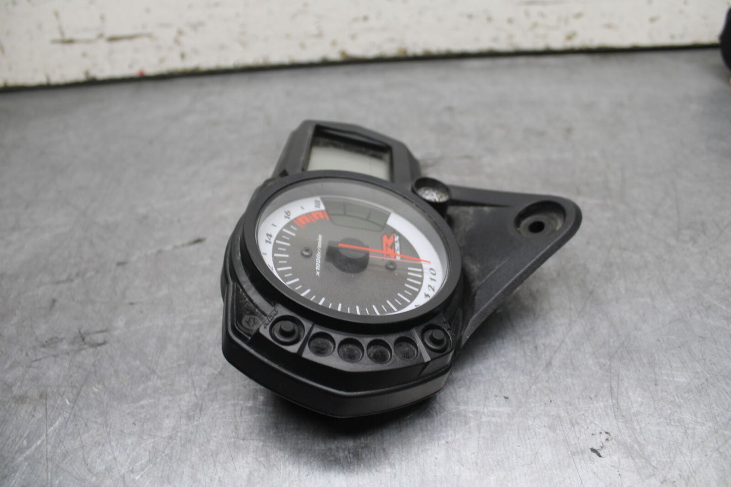 08-09 SUZUKI GSXR600 SPEEDO TACH GAUGES CLUSTER SPEEDOMETER TACHOMETER BB728