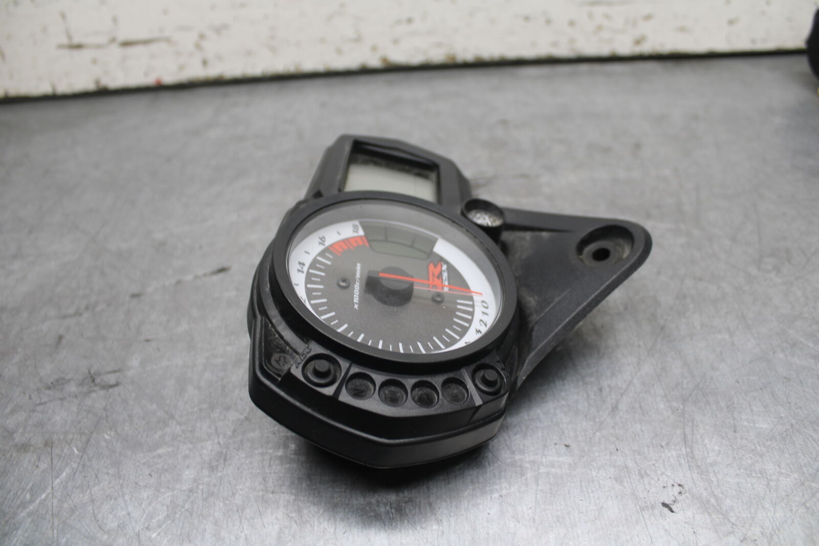 08-09 SUZUKI GSXR600 SPEEDO TACH GAUGES CLUSTER SPEEDOMETER TACHOMETER BB728