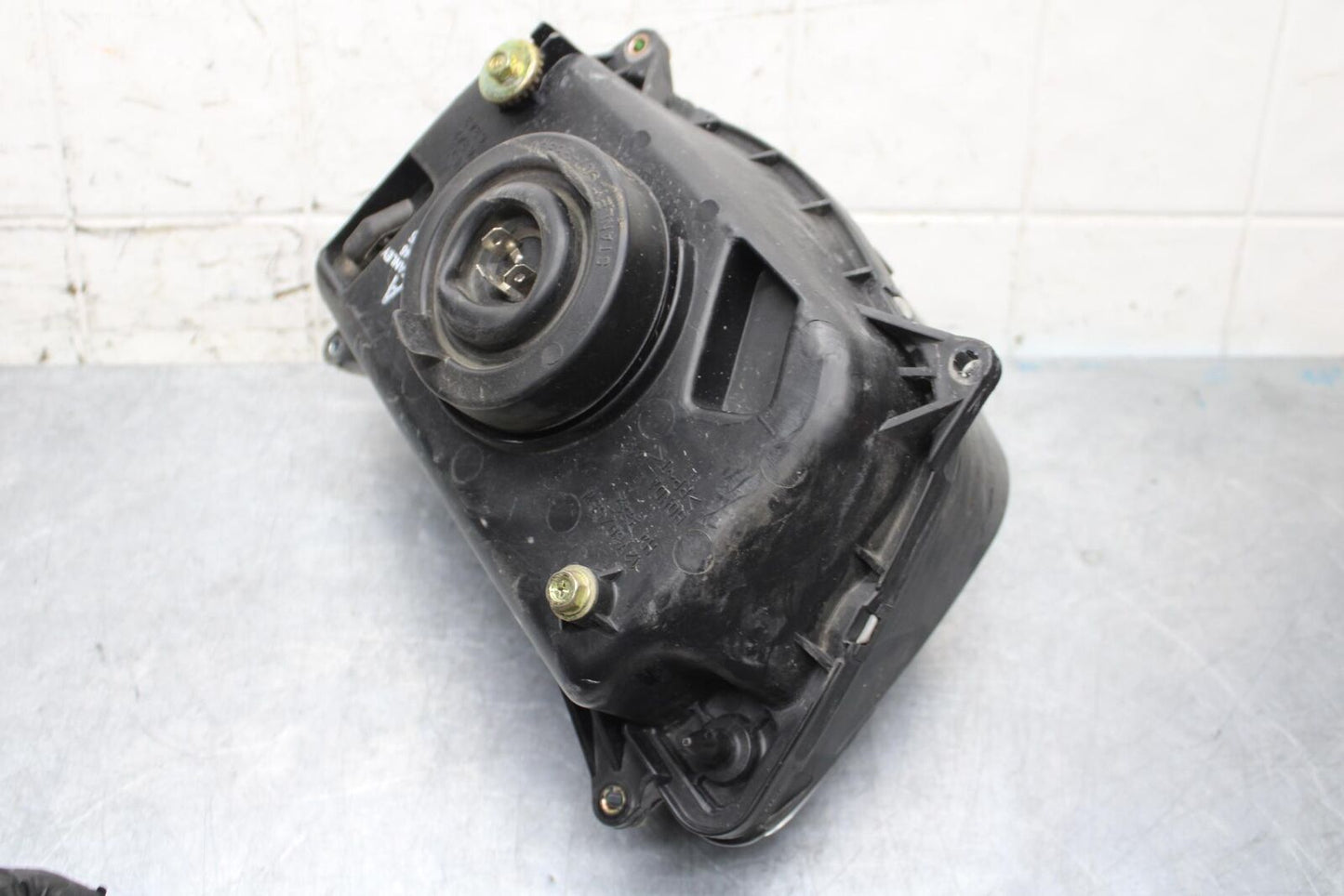 2000 Honda CBR600F4 FRONT HEADLIGHT HEAD LIGHT LAMP 33120-MBW-682 BB552