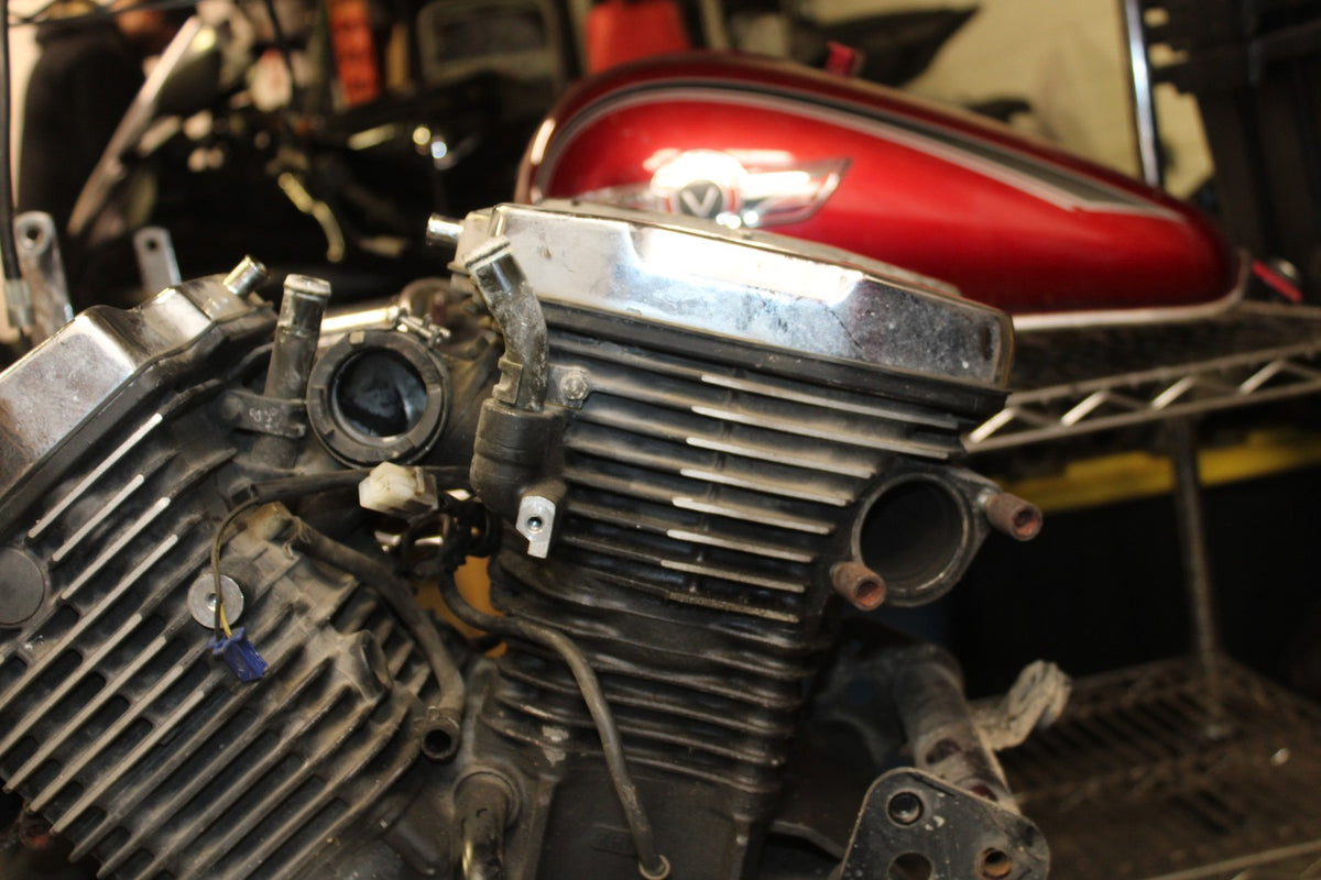 02 KAWASAKI VULCAN 800 VN800B CLASSIC ENGINE MOTOR BB862