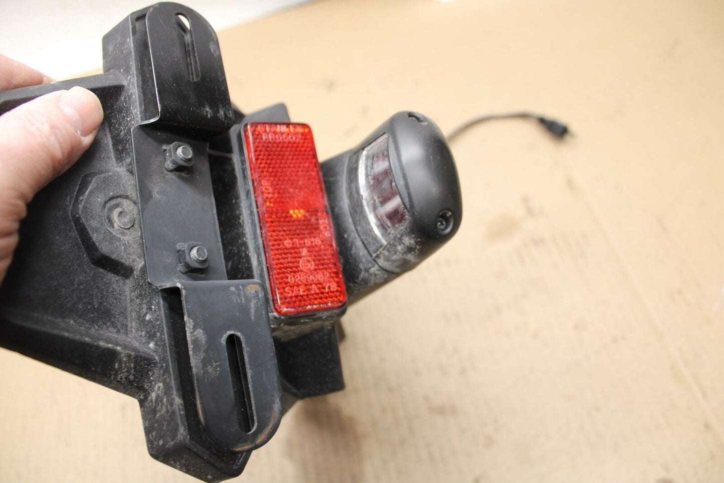 15 KAWASAKI NINJA 300 EX300 ABS LICENSE PLATE LIGHT BB395