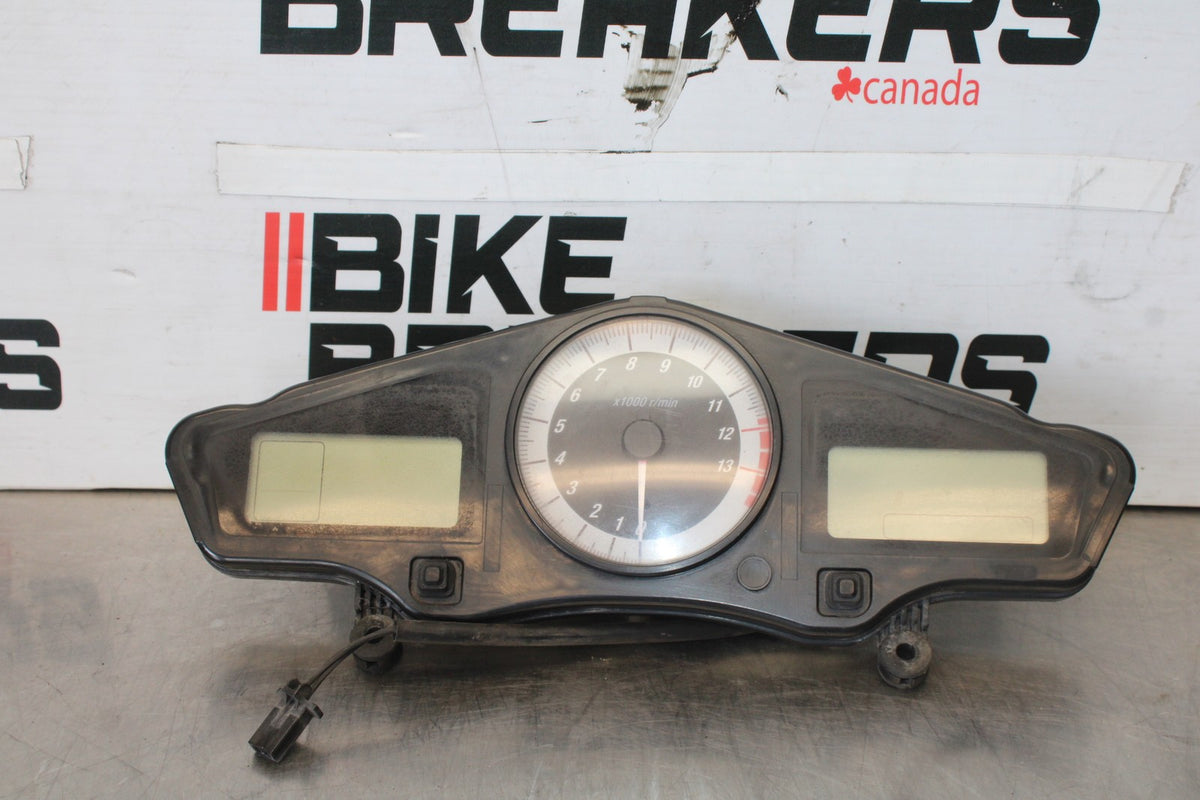 06-07 HONDA INTERCEPTOR 800 VFR800 SPEEDO TACH GAUGES DISPLAY CLUSTER BB917