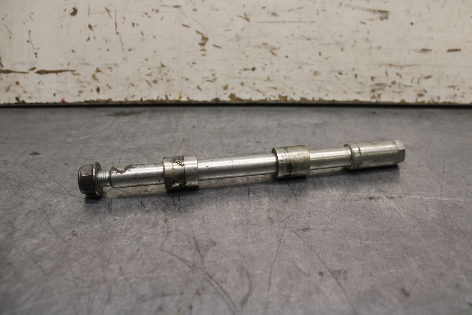 15-19 HONDA CBR300R FRONT WHEEL RIM AXLE PIVOT BOLT  BB112
