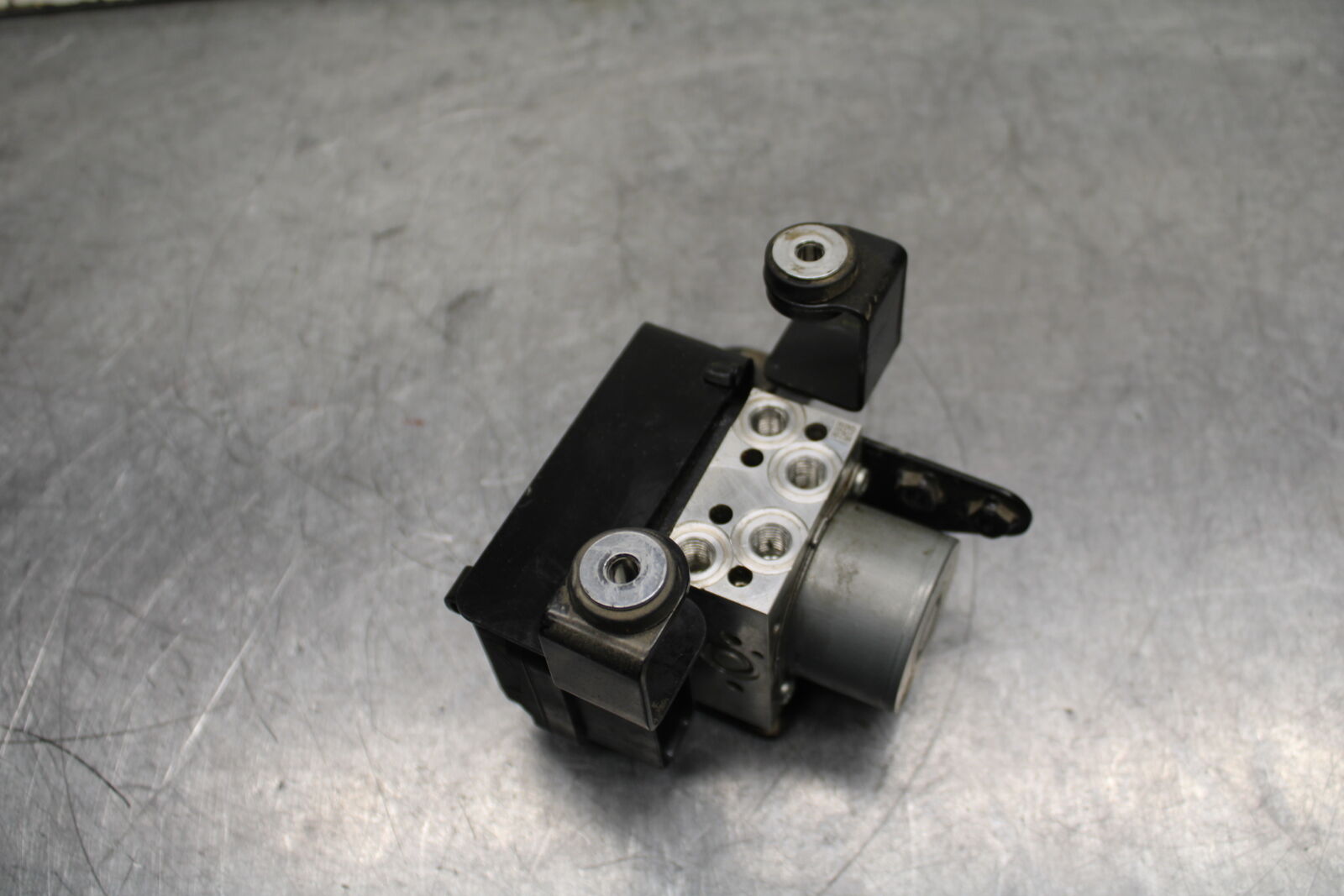 19-24 YAMAHA R3 ABS PUMP UNIT MODULE BB736