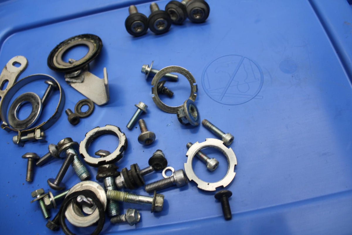 2013 Yamaha YZF R1 REAR BACK SUBFRAME SUB FRAME MOUNTING BOLTS HARDWARE  BB507