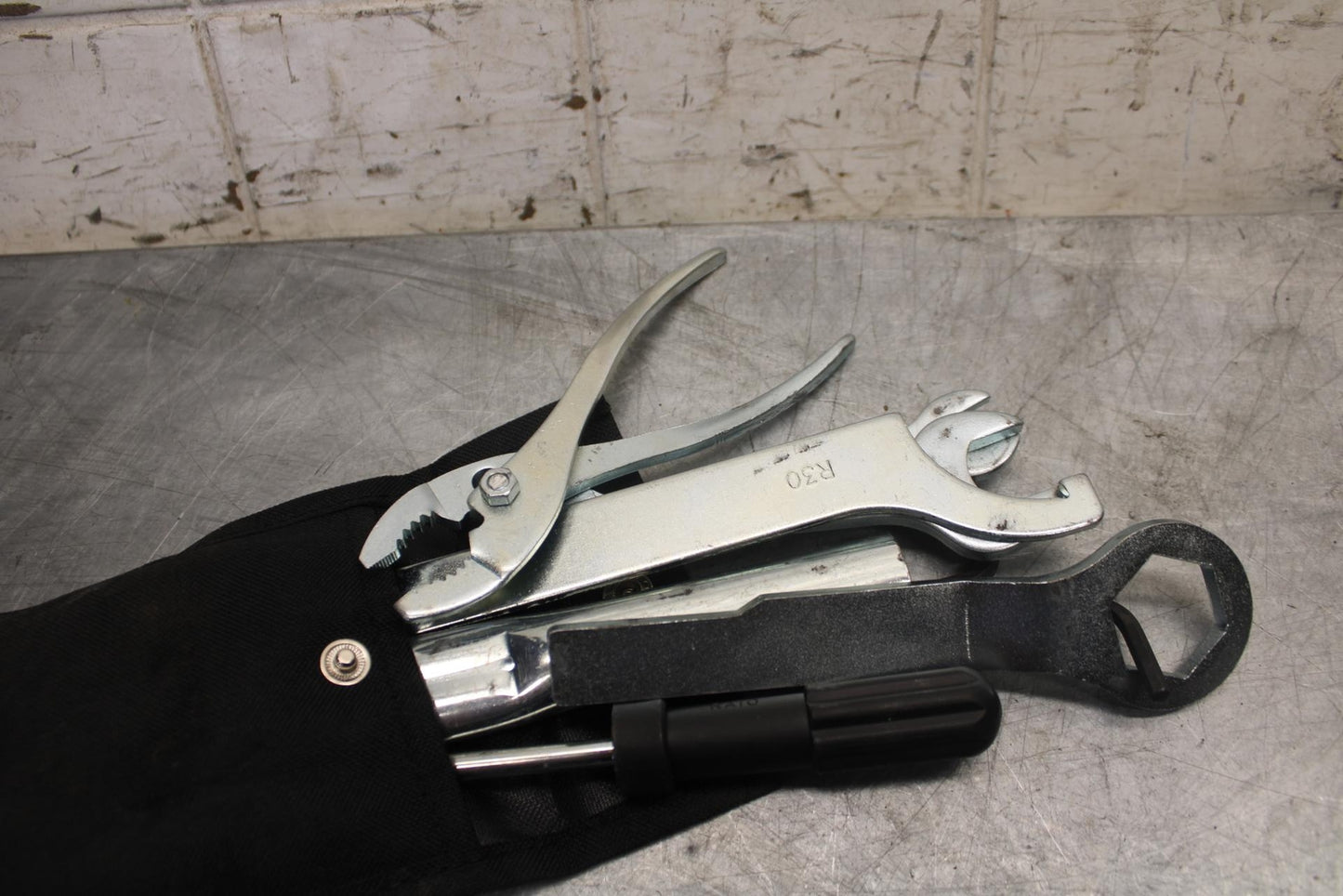 2015 Kawasaki Ninja 300 EX300B STOCK TOOLS OEM TOOL BAG KIT SET 32099-0721 BB518