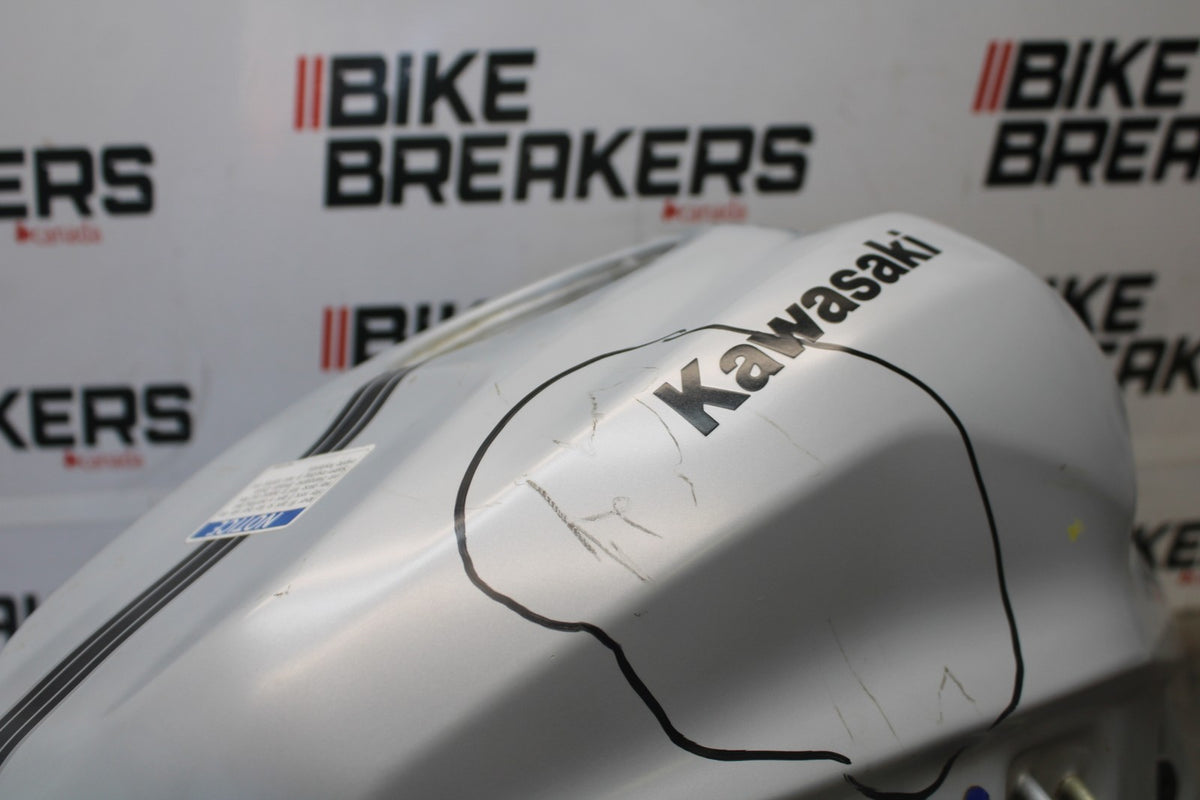 23-26 KAWASAKI NINJA ZX4RR GAS TANK FUEL CELL PETROL RESERVOIR BB898