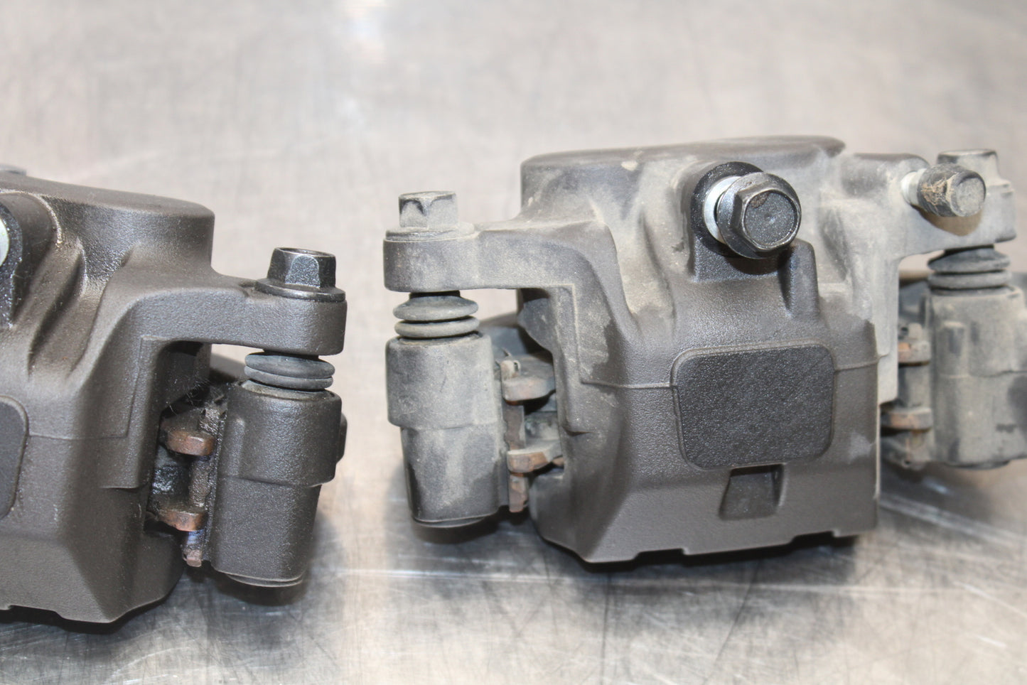 09-15 YAMAHA FZ6R RIGHT LEFT FRONT BRAKE CALIPER SET PAIR CALIPERS BB161
