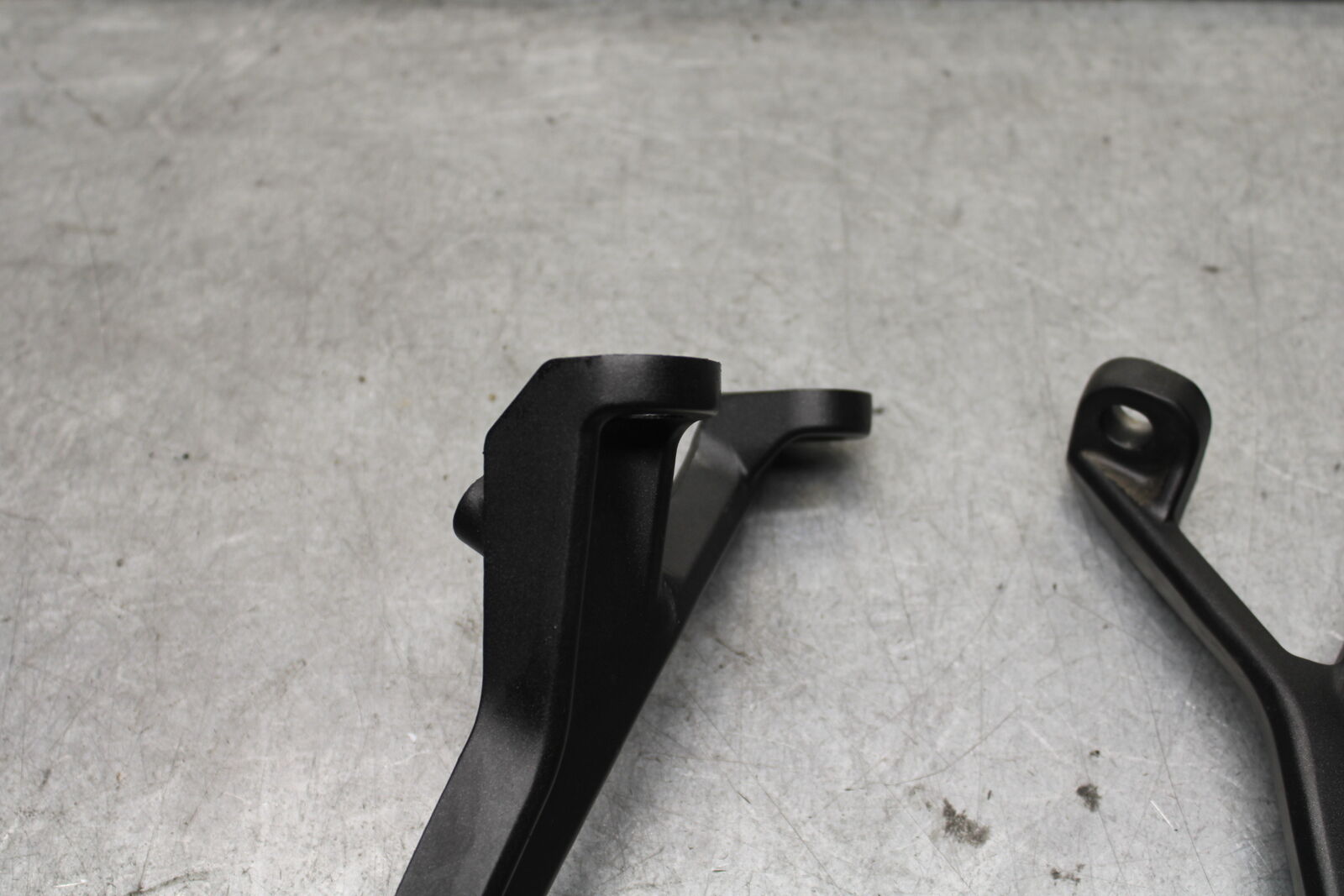 18-23 KAWASAKI NINJA 400 REAR BACK PASSENGER PEG SET PAIR  BB660