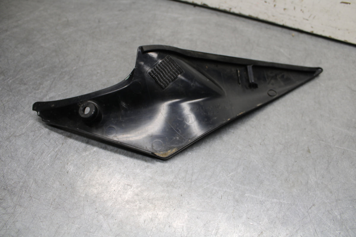 06-07 SUZUKI GSXR750 RIGHT LEFT FRONT SIDE SEAT PANELS COWLS FAIRINGS  BB670