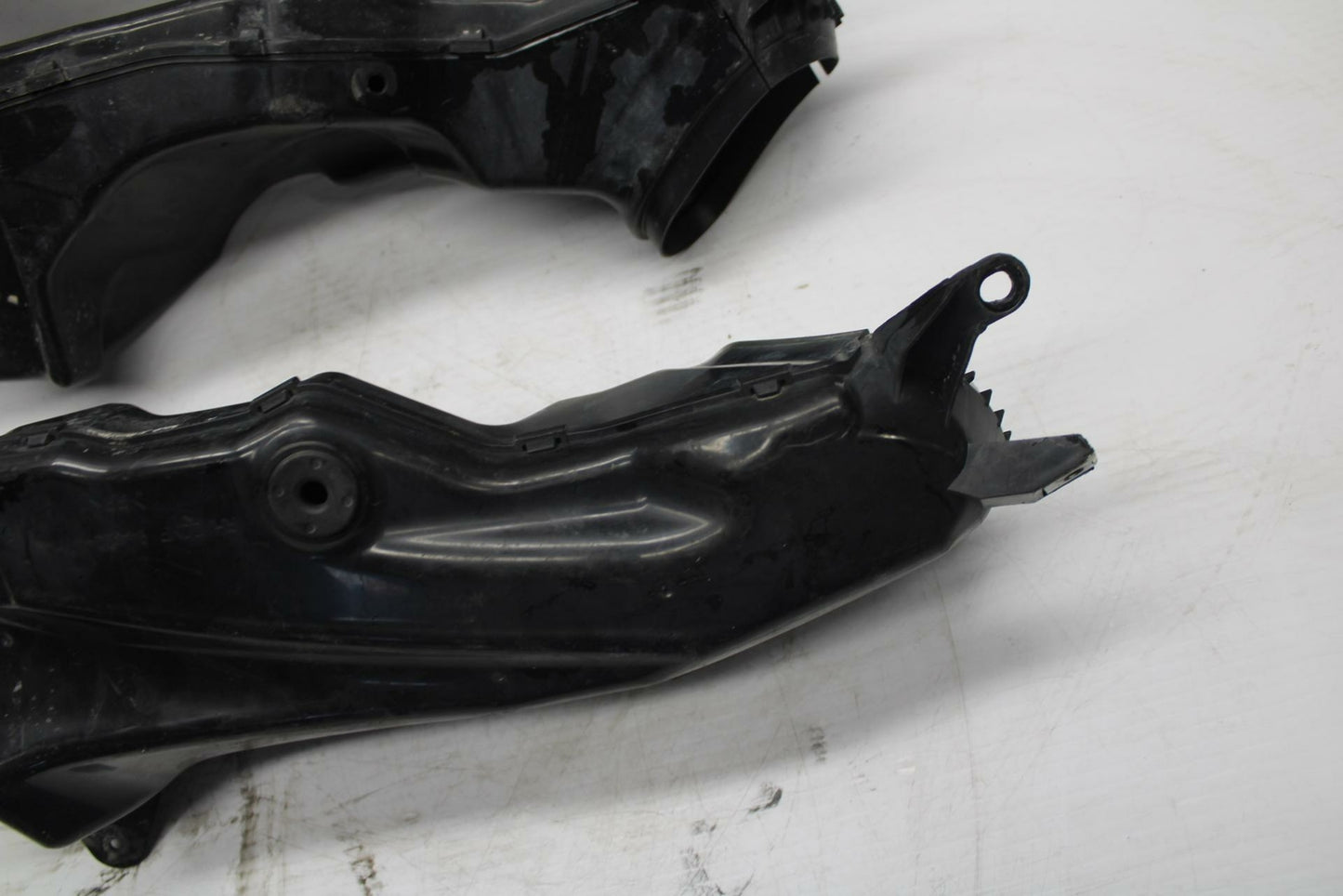 09-11 SUZUKI GSXR1000 RIGHT LEFT AIR INTAKE DUCTS BB284