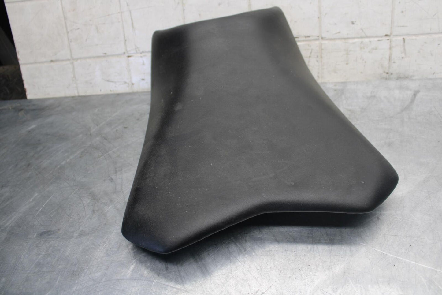 2015 Kawasaki Ninja 300 EX300B ABS FRONT DRIVERS SEAT PAD SADDLE BB518