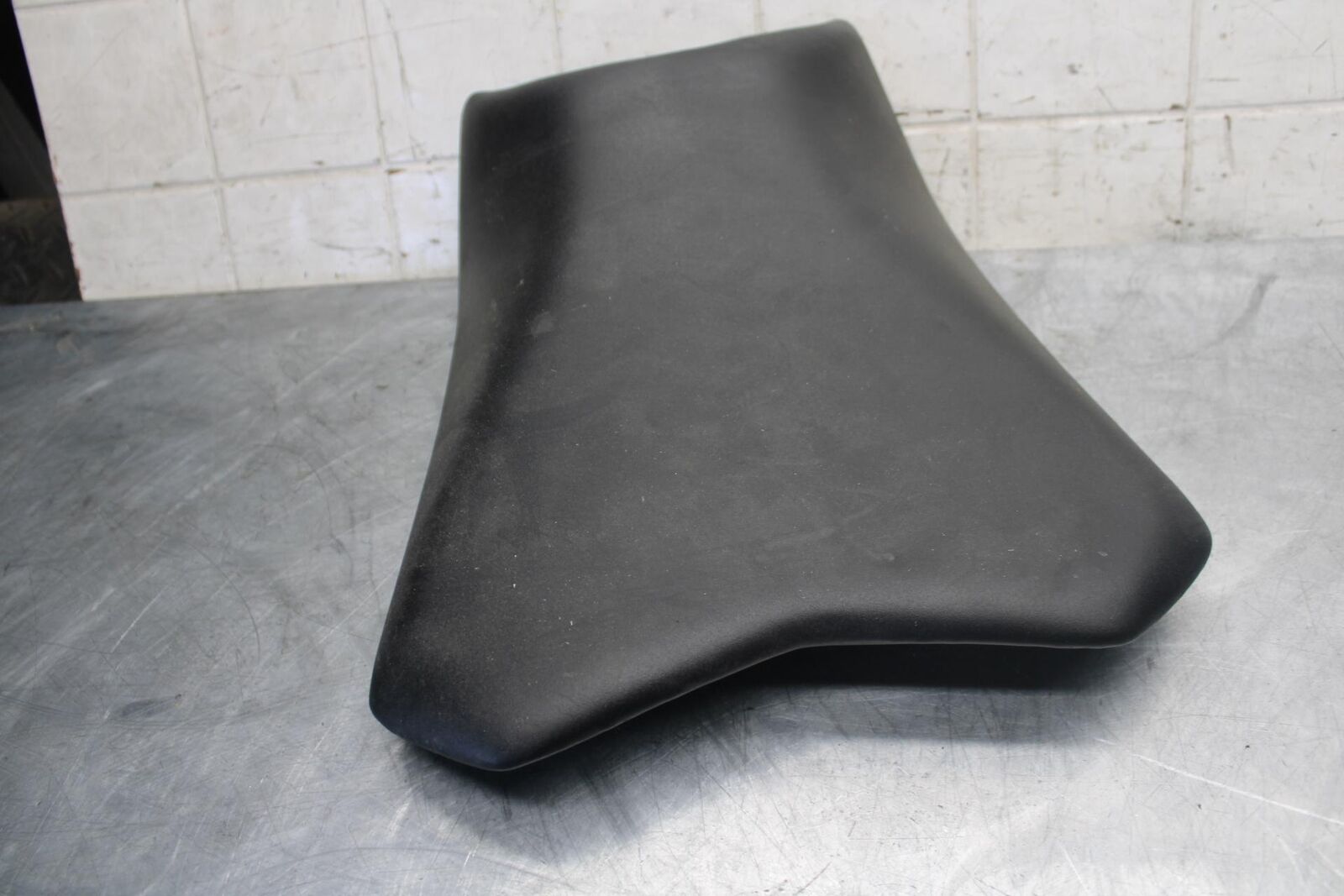 2015 Kawasaki Ninja 300 EX300B ABS FRONT DRIVERS SEAT PAD SADDLE BB518