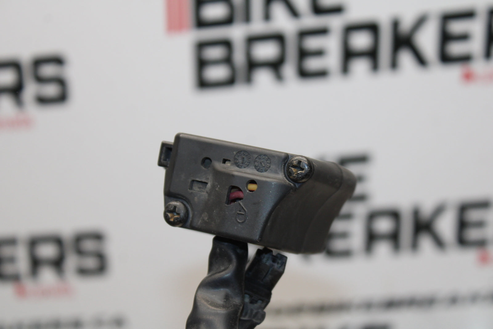 04-05 KAWASAKI NINJA ZX10R RIGHT CLIP ON HANDLE KILL OFF START SWITCHES BB163