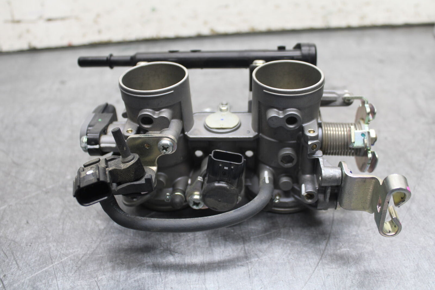 18-23 KAWASAKI NINJA 400 EX400 ABS MAIN FUEL INJECTORS / THROTTLE BODIES BB747