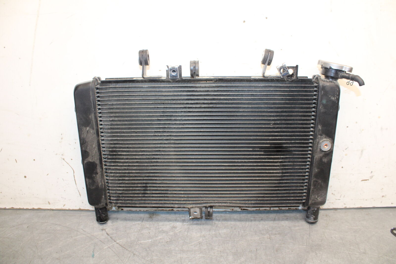 22-24 YAMAHA XSR900 ENGINE RADIATOR MOTOR COOLER COOLING RADIATER  BB683