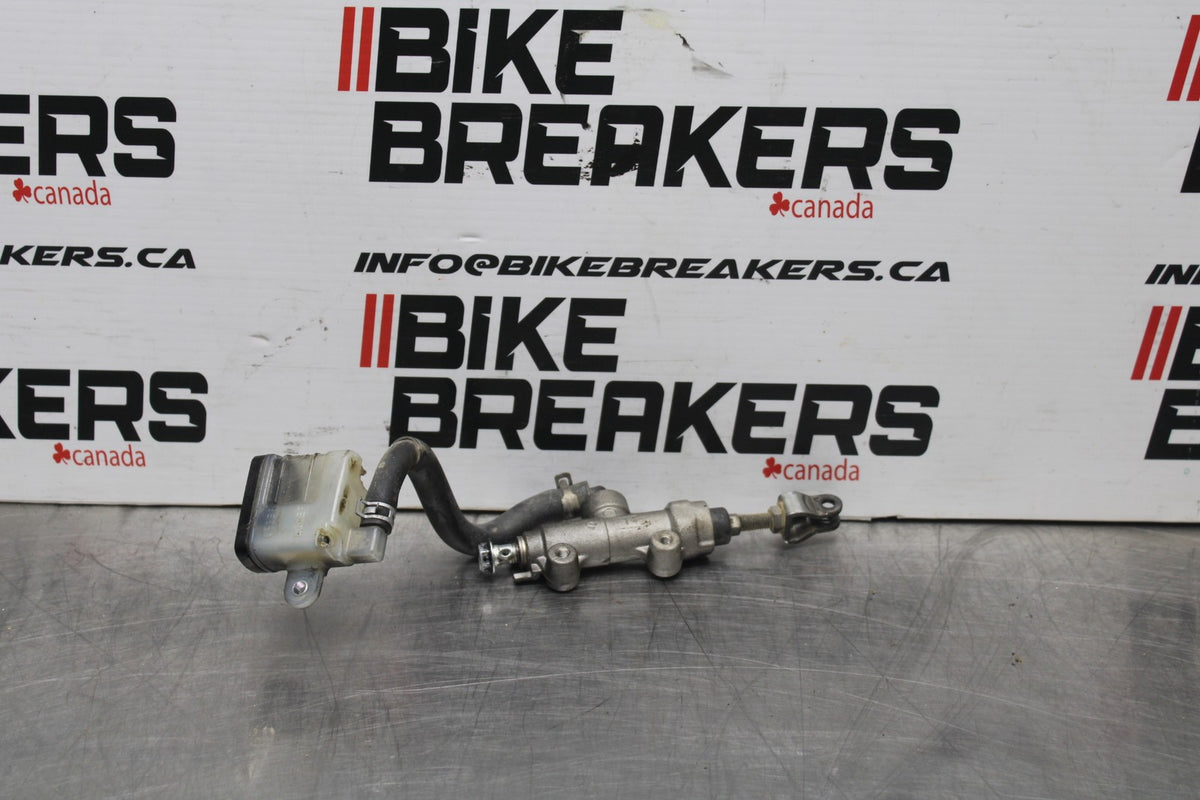 08-09 SUZUKI GSXR750 REAR BACK BRAKE MASTER CYLINDER W RESERVOIR BB854