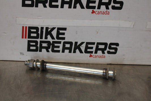 24-25 KAWASAKI NINJA 500 ABS FRONT WHEEL RIM AXLE PIVOT BOLT BB899