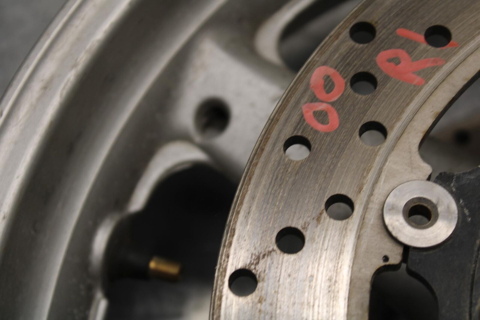 2000 Yamaha YZF R1 FRONT WHEEL AND LEFT RIGHT BRAKE ROTORS DISCS BB633