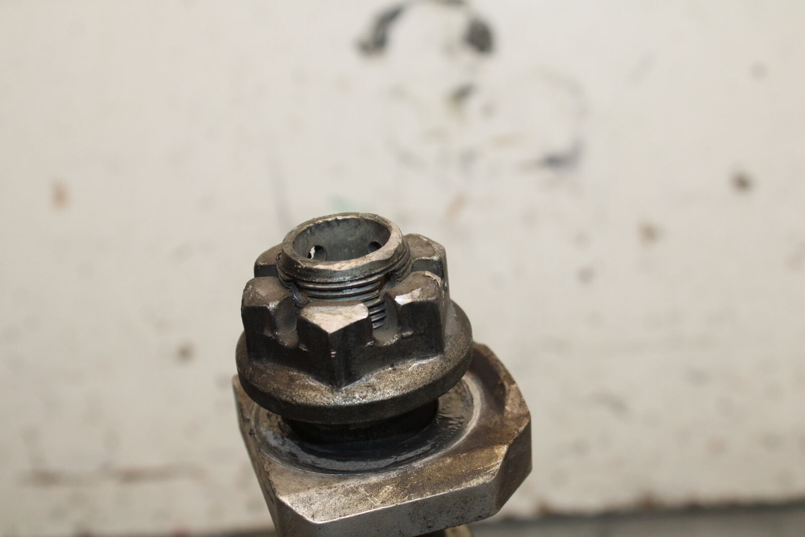 06-07 SUZUKI GSXR 600 REAR AXLE BACK WHEEL RIM PIVOT BOLT AXEL BB737