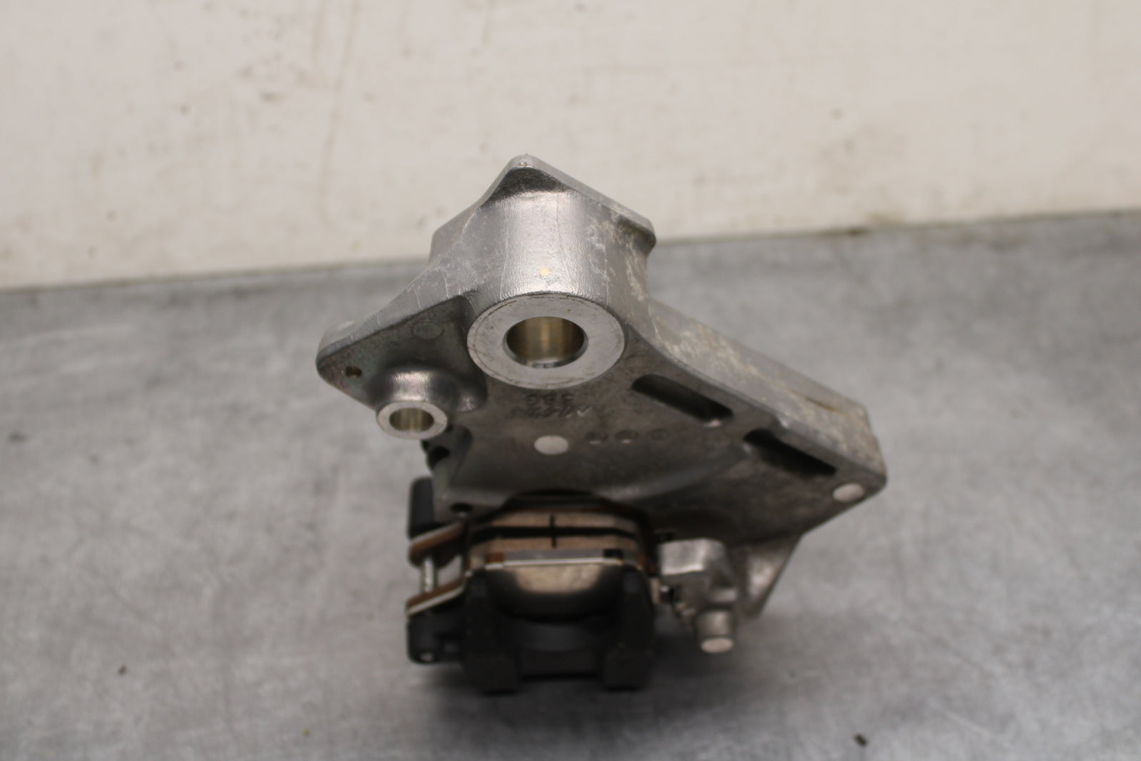 13-16 SUZUKI BANDIT 1250S ABS REAR BACK BRAKE CALIPER W MOUNT BRACKET BB134