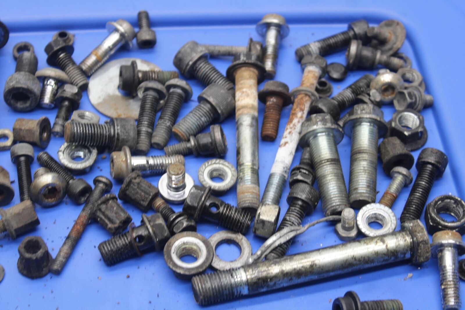 1988 Yamaha FZ600 MISCELLANEOUS BOLTS HARDWARE MOTOR SCREWS BB601
