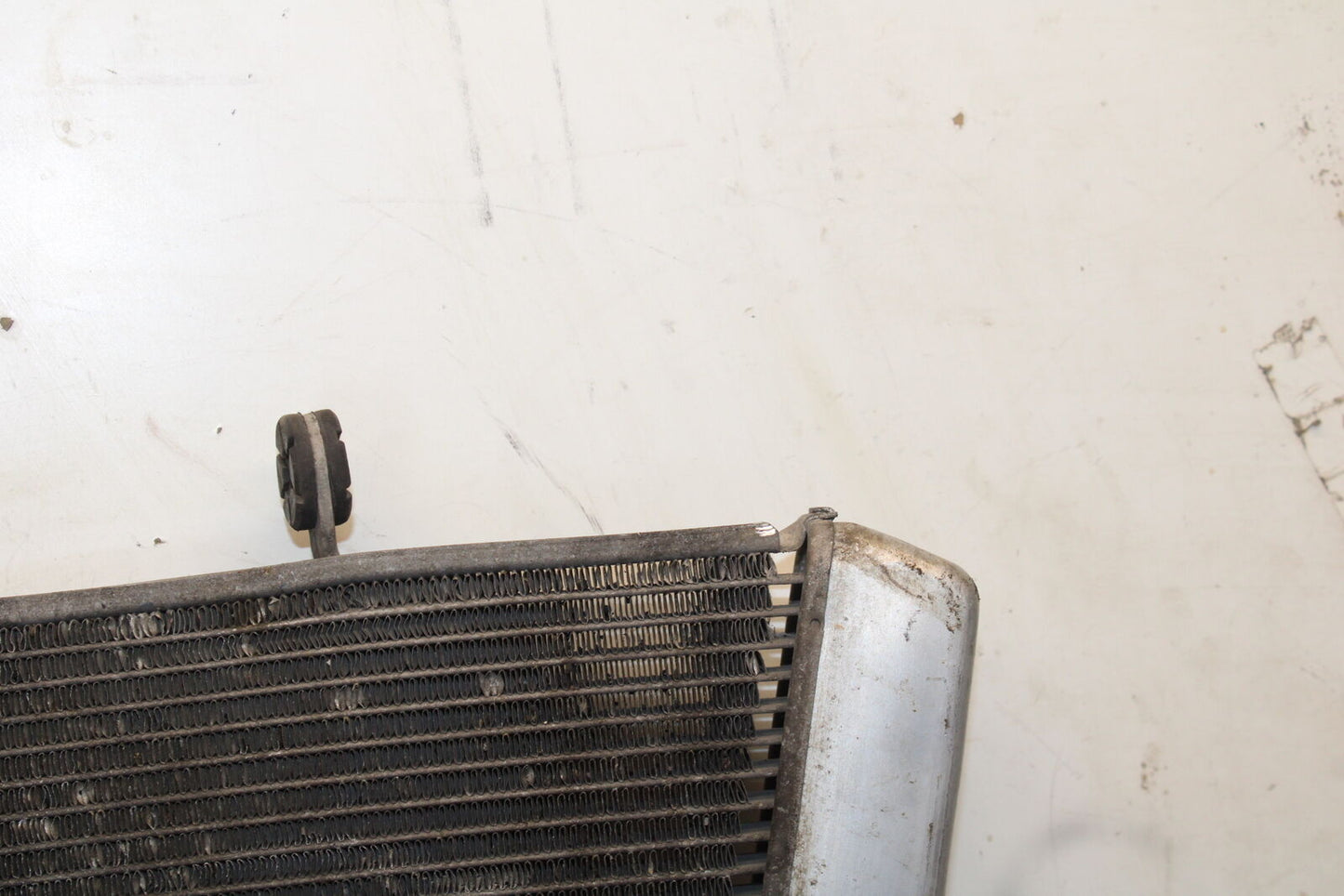 05-06 SUZUKI GSXR1000 ENGINE RADIATOR MOTOR COOLER COOLING 17710-41G00 BB677