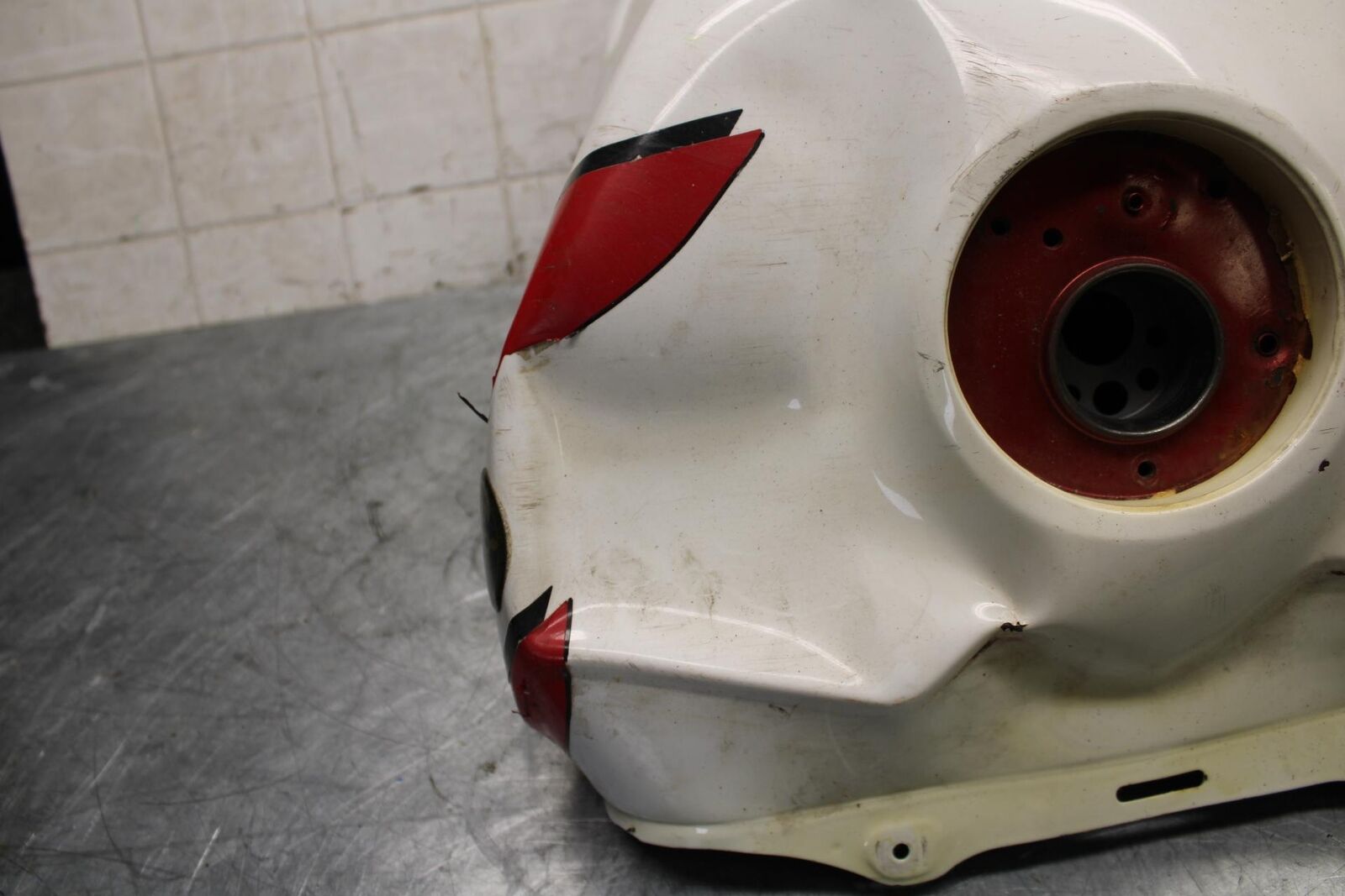 2007 Yamaha YZF R1 GAS TANK FUEL CELL PETROL RESERVOIR 4C8-YK241-00-P0 BB523
