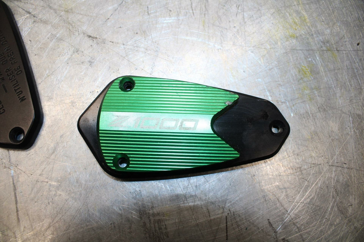 10-13 KAWASAKI Z1000 MASTER CYLINDER BRAKE FLUID RESERVOIR CAP 2 OF THEM  BB421