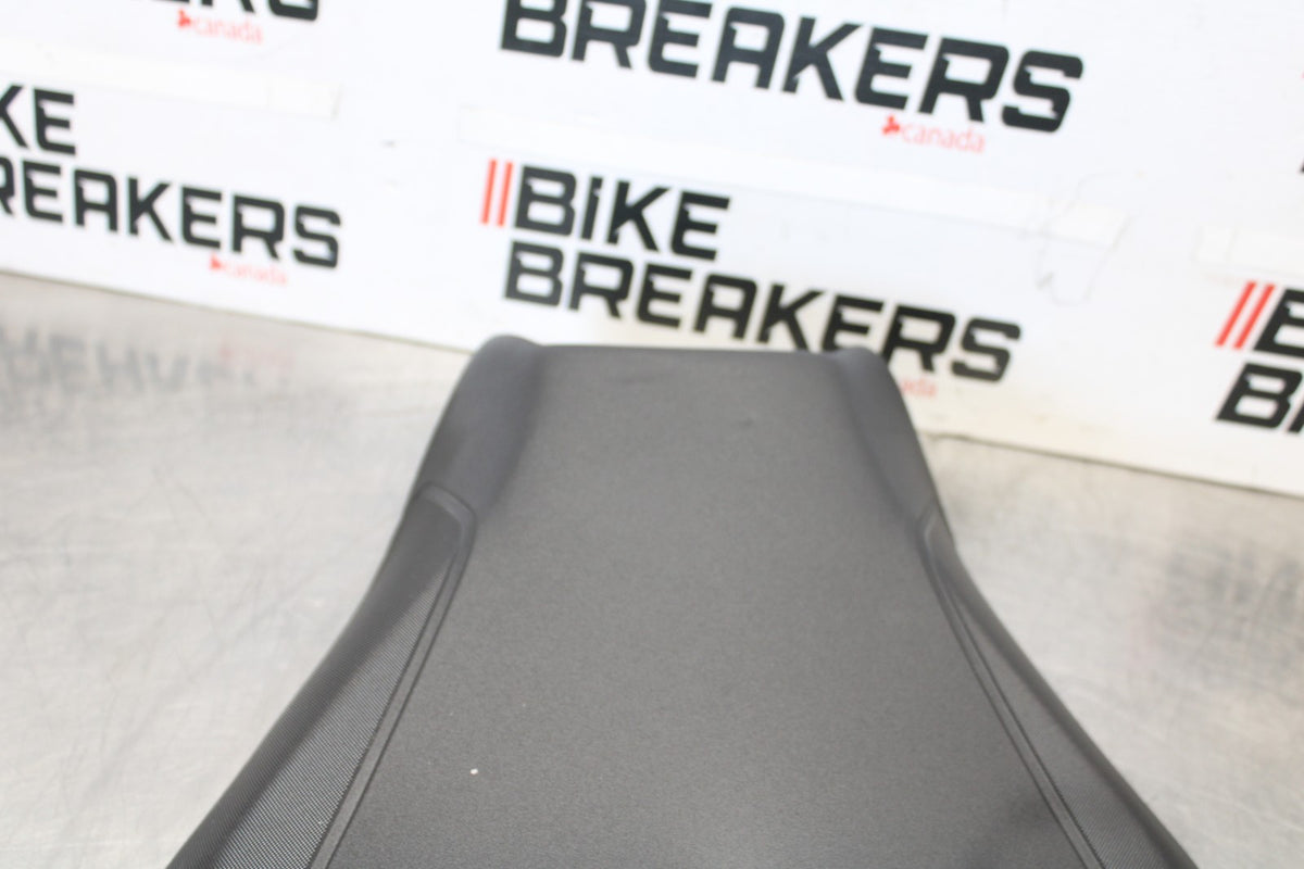 16 APRILIA TUONO V4 1100 FRONT DRIVERS SEAT PAD SADDLE PILLION BB905