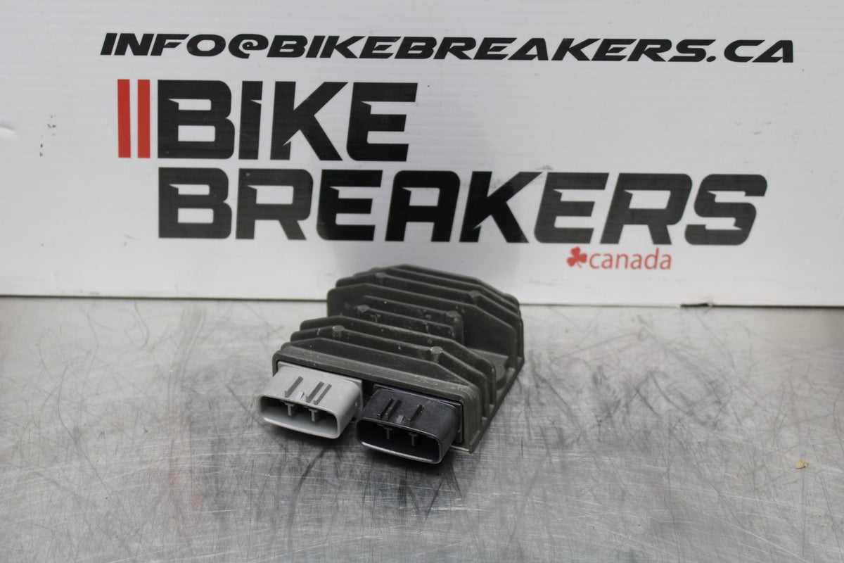 22-25 YAMAHA YZF R7 RECTIFIER VOLTAGE REGULATOR BB182