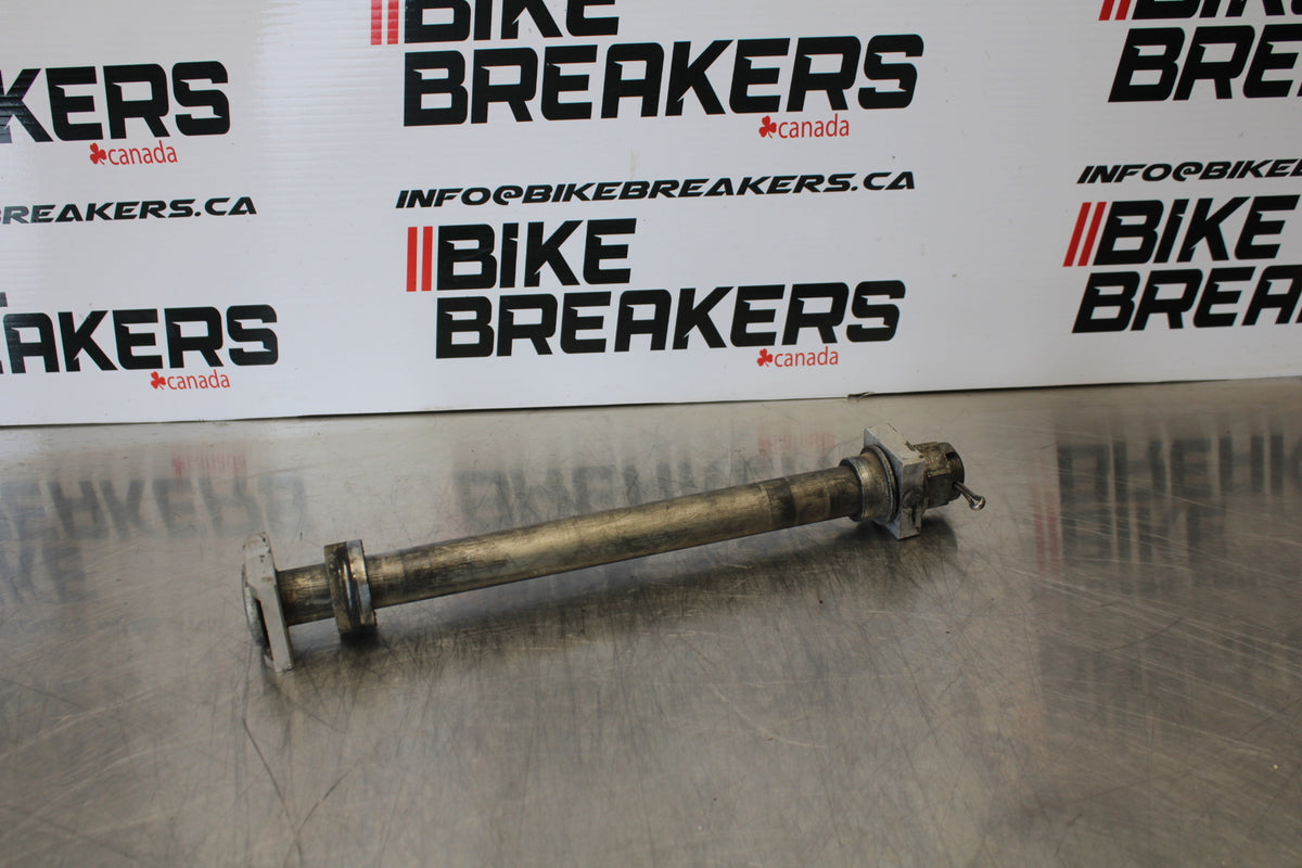 03-06 KAWASAKI Z1000 REAR AXLE BACK WHEEL RIM PIVOT BOLT AXEL BB164