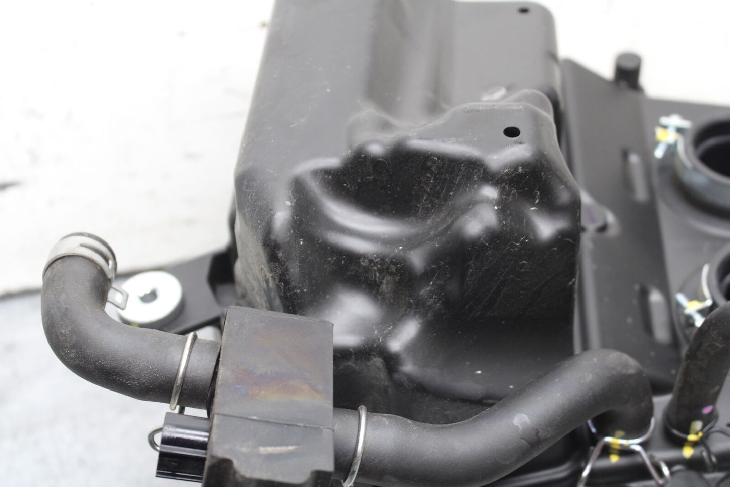 18-23 KAWASAKI NINJA 400 AIRBOX AIR INTAKE FILTER BOX BB660