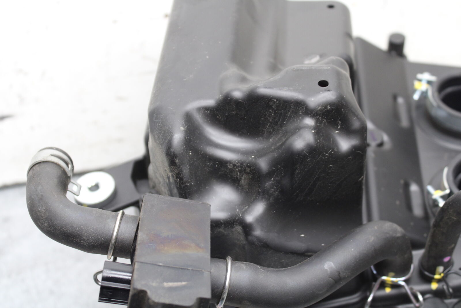 18-23 KAWASAKI NINJA 400 AIRBOX AIR INTAKE FILTER BOX BB660