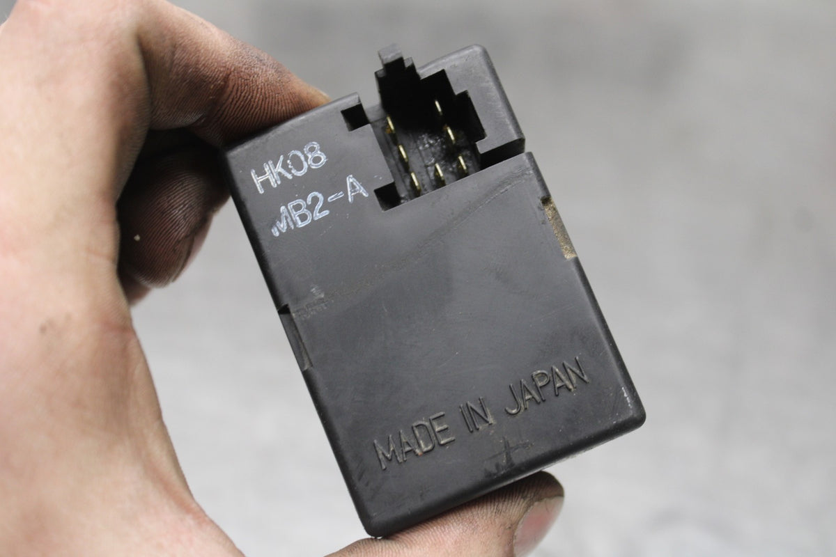 84 HONDA INTERCEPTOR 1000 VF1000F FUEL PUMP RELAY ASSEMBLY BOX BB878